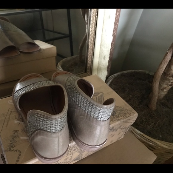 Free People Flats - Picture 4 of 5